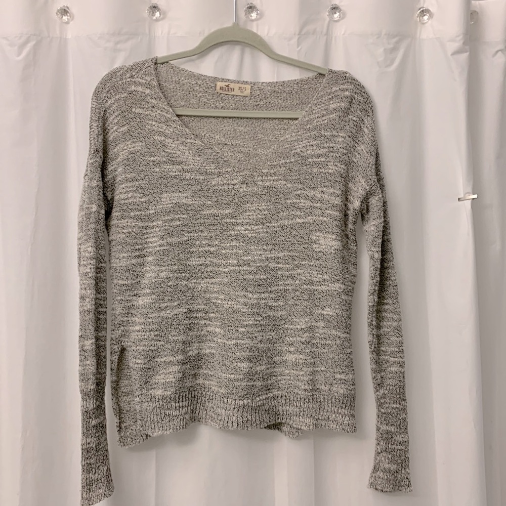 “Hollister” light weight sweater